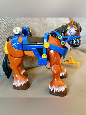 Fisher Price Mattel Rescue Heroes Dale Clydesdale Horse Action Figure With Hook